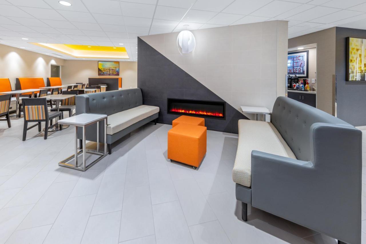 La Quinta Inn By Wyndham Lynnwood Zewnętrze zdjęcie